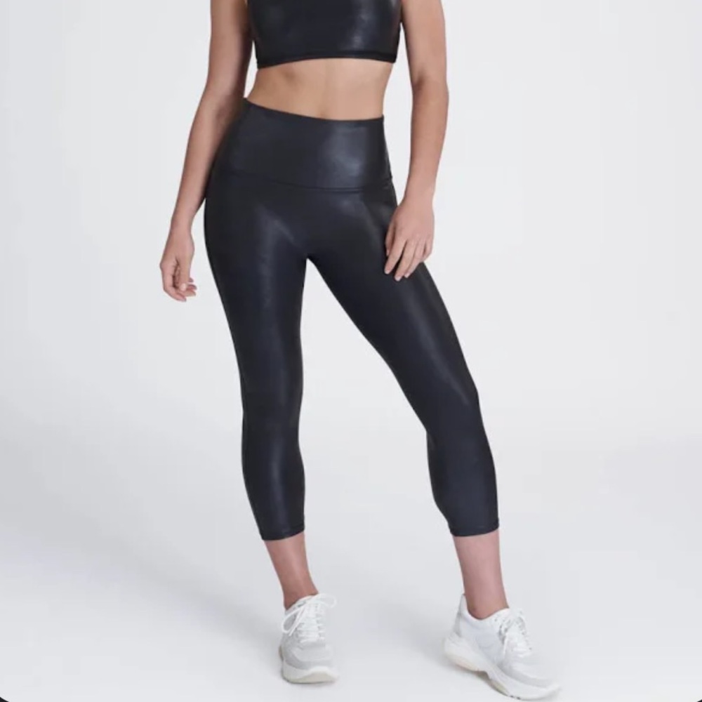 Spanx active faux leather cropped leggings